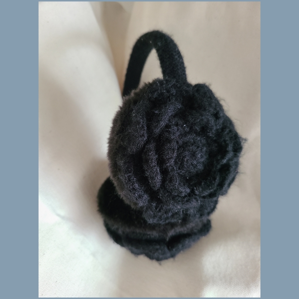 FLUFFY EARMUFFS